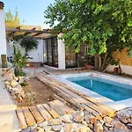 Σπίτι διακοπών Stone House With Pool *