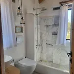 Stone House With Pool Σπίτι διακοπών *