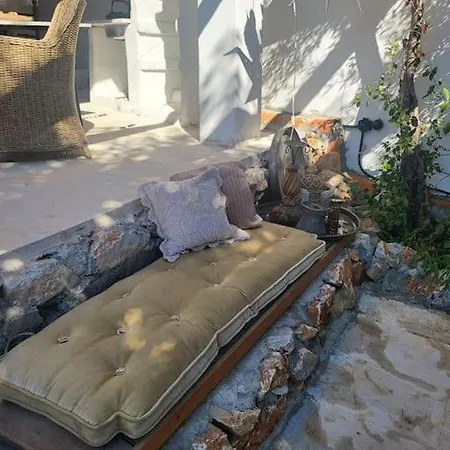 Stone House With Pool בית נופש *