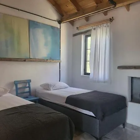 בית נופש Stone House With Pool מוגלה
