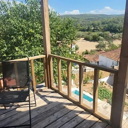 בית נופש Stone House With Pool *