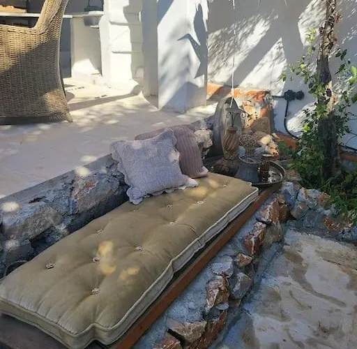 Stone House With Pool Сasa de vacaciones *